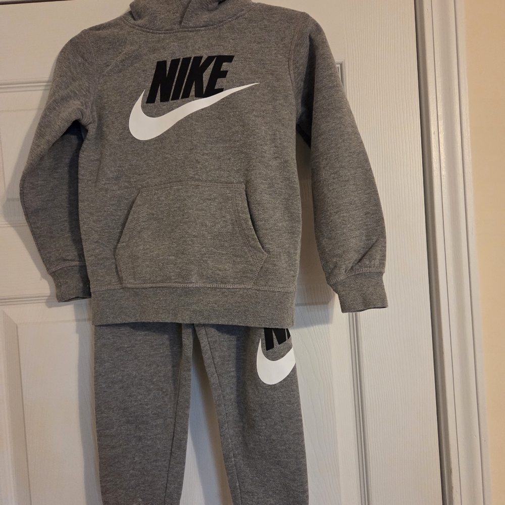 Nike Jogging Suit
